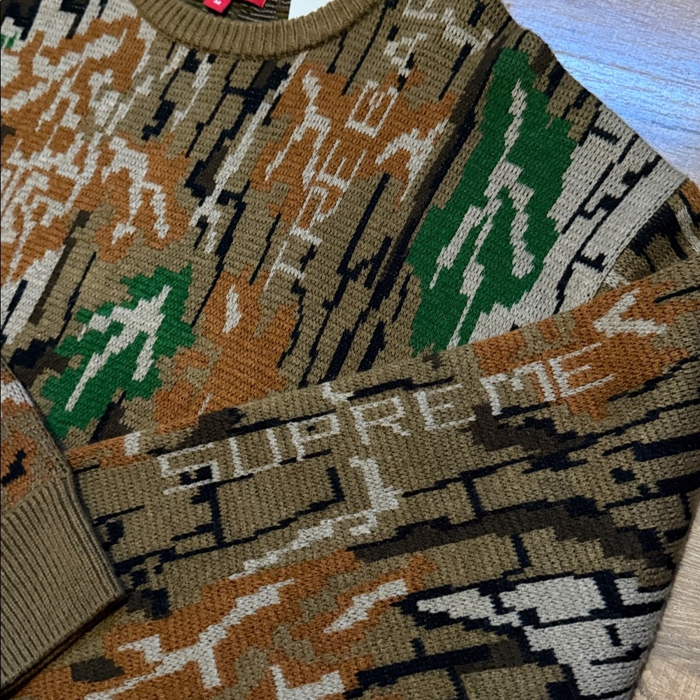 Supreme Trebark Camo Sweatshirt Crewneck - Picture 3 of 5